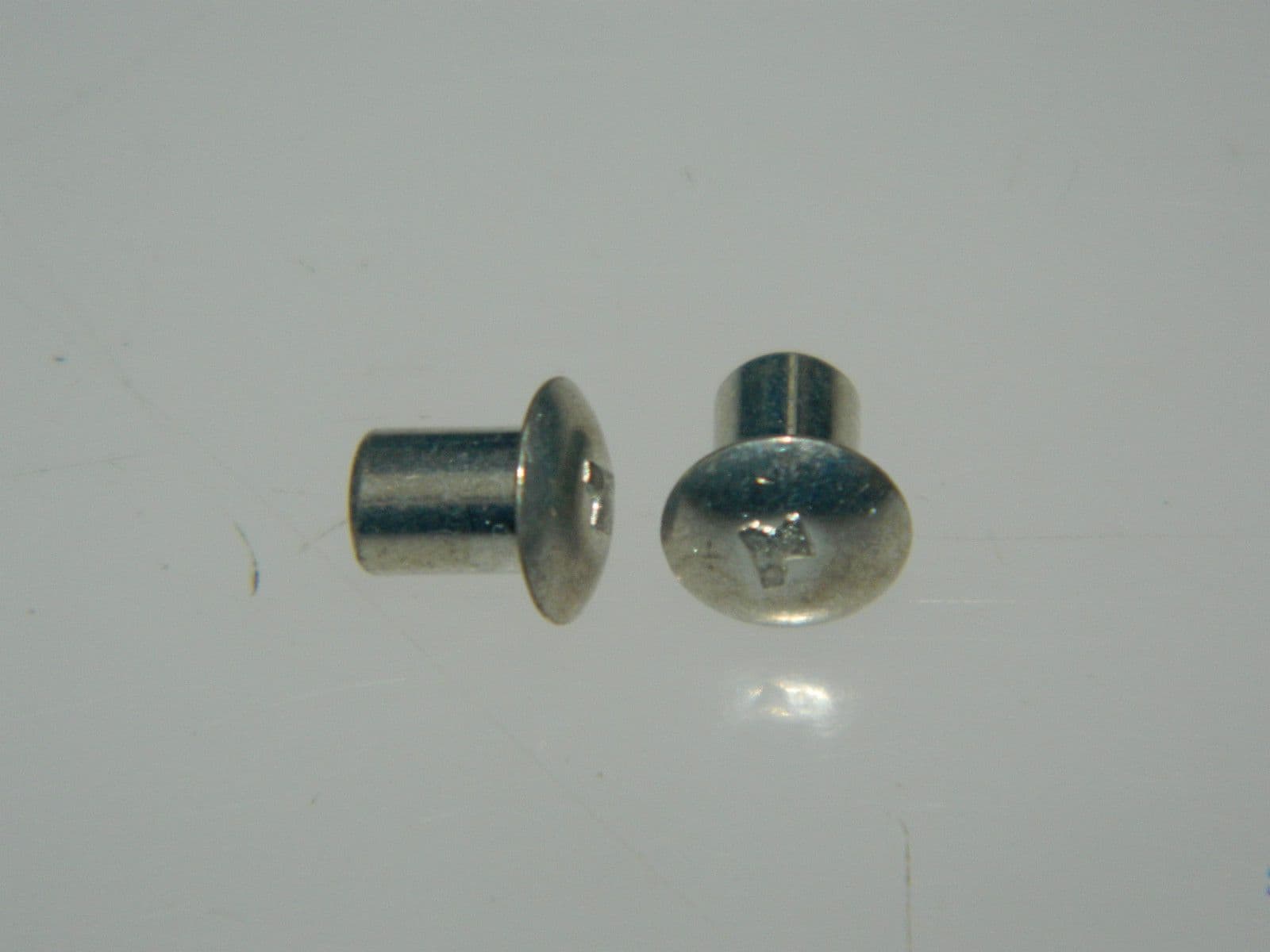 100 x Solid Rivet 5/32